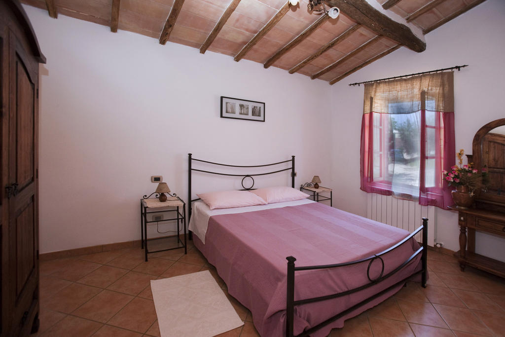 Agriturismo Podere Olivello In Val D'Orcia 蒙塔尔奇诺 客房 照片